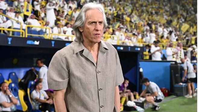 若热-热苏斯在赛后情绪激动落泪，但他强调当下哭泣已无意义，球队将全力以赴备战周四的联赛，争夺冠军荣誉至关重要