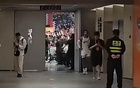 CBA赛场突发冲突事件！广厦队外援布朗在球员通道情绪失控，疑似因比赛失利而怒踢铁板引发热议